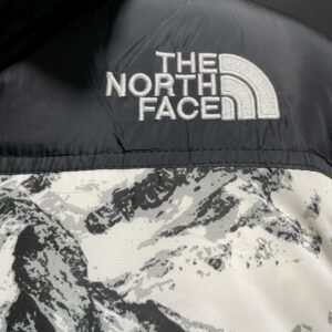 Campera Montaña TNF blanca MOD 2